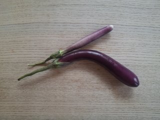 Aubergine, klein und fein