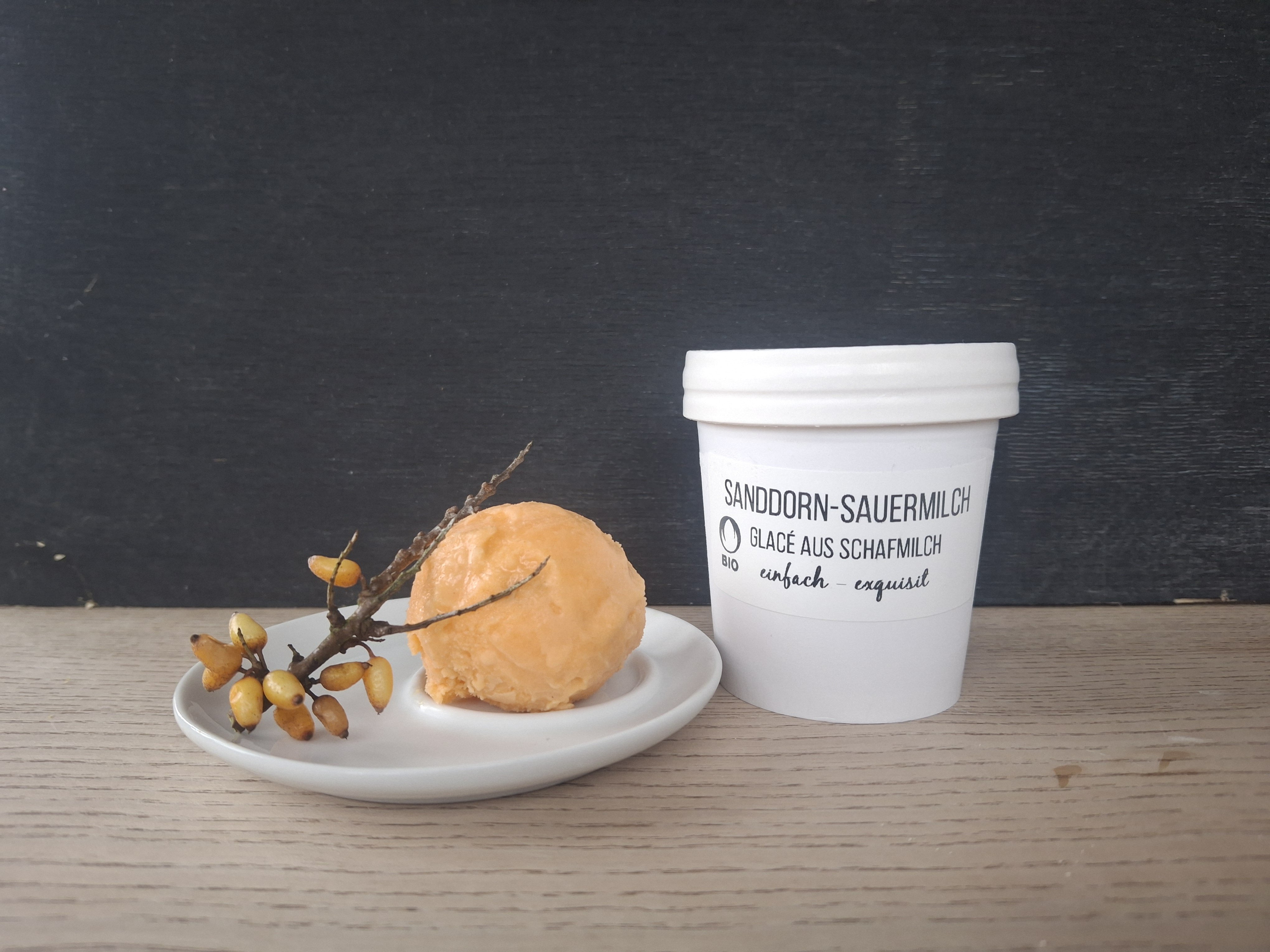 Sanddorn-Sauermilch Glacé